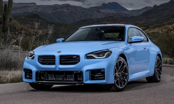 Това са добре похарчени пари за тези, които търсят максимално спортно шофиране. Управлението на 480 к.с., осигурени от туин-турбо редовите цилиндри с шестстепенна механична скоростна кутия, изисква добри умения зад волана. Но забавлението е гарантирано.
